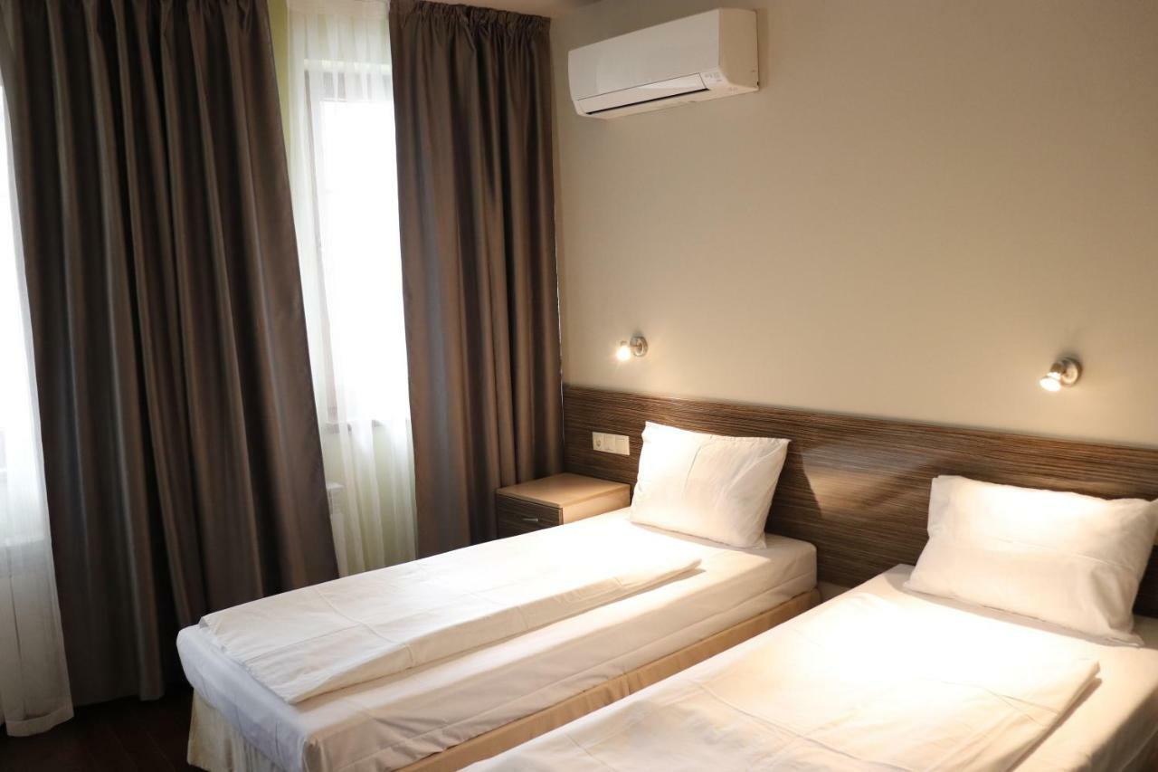 Roots Hotel And Wine Bar بلوفديف المظهر الخارجي الصورة