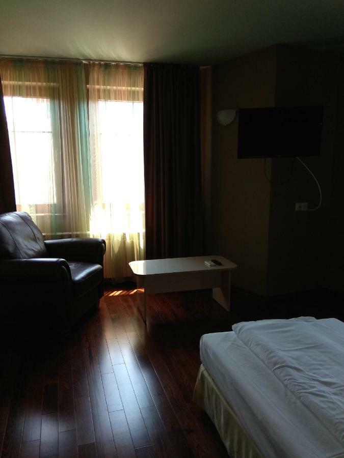 Roots Hotel And Wine Bar بلوفديف المظهر الخارجي الصورة